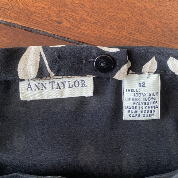 Ann Taylor 100% Silk Floral Cream & Tan Flowers on a Background A-Line Skirt 12 - Picture 4 of 8